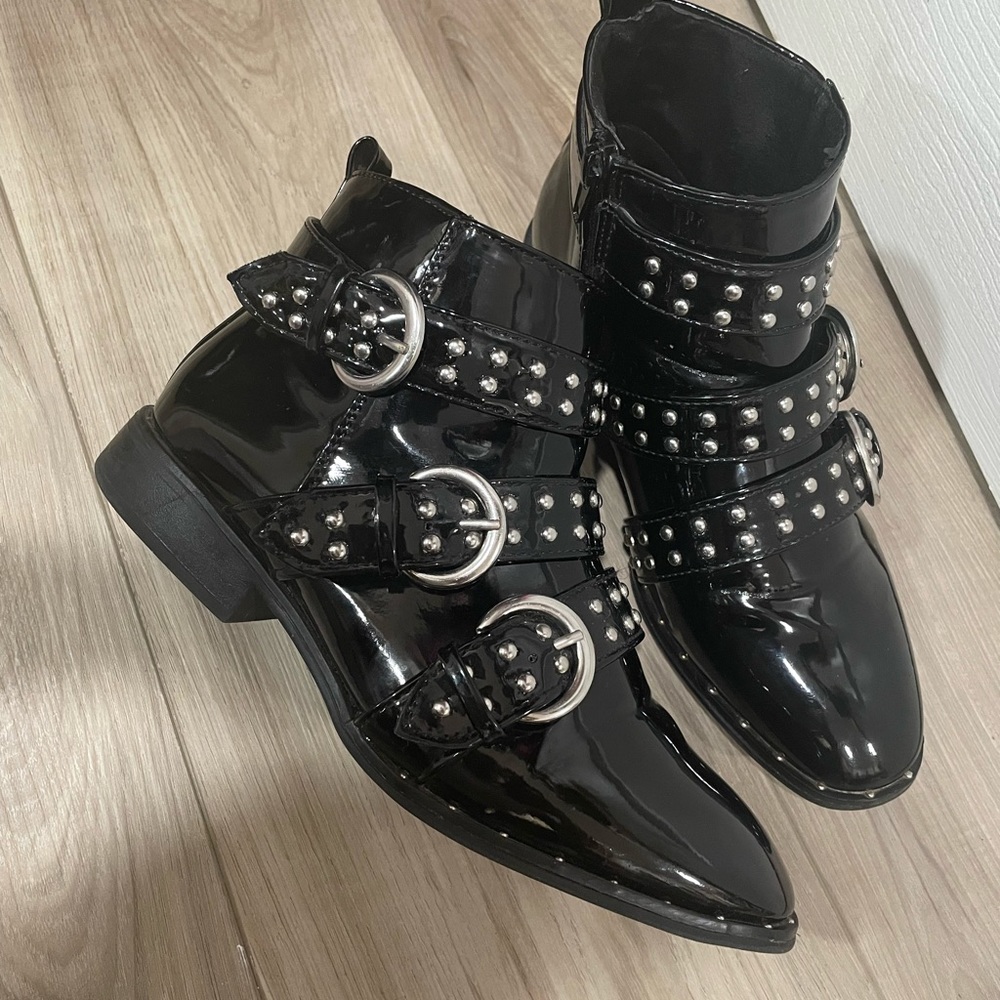 Women Black Patent Leather Boots